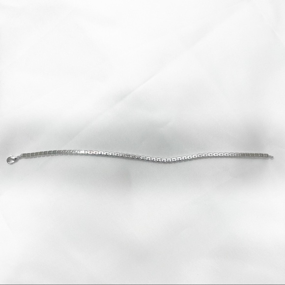 MACY’S Tennis Bracelet in Fine Silver Plate - Picture 6 of 11